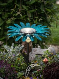 Desert Steel Daisy Solar Light -Garden Care Shop 8599556 07V tif