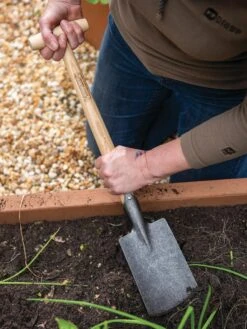 Gardener’s Lifetime Perennial Spade With Short T-Handle -Garden Care Shop 8600310 3318 tif