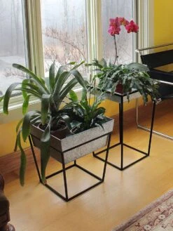 Achla Designs Arne Plant Stand -Garden Care Shop 8612899 02v